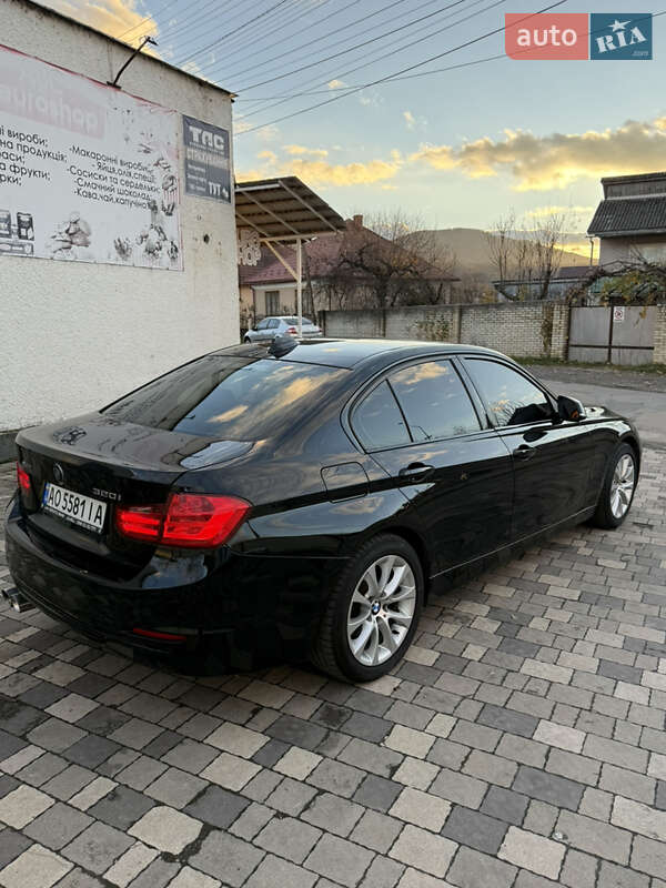 Седан BMW 3 Series 2014 в Сваляве