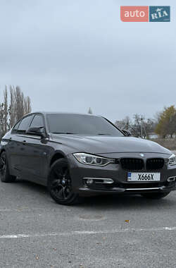 Седан BMW 3 Series 2012 в Новомосковську