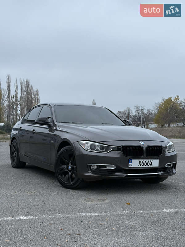 Седан BMW 3 Series 2012 в Новомосковске