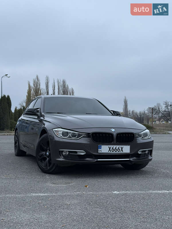 Седан BMW 3 Series 2012 в Новомосковске