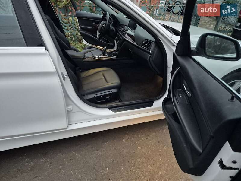 Седан BMW 3 Series 2014 в Сквире