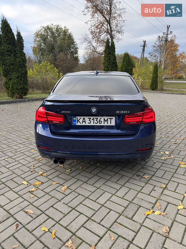 Седан BMW 3 Series 2018 в Киеве