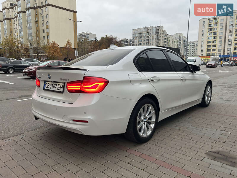 Седан BMW 3 Series 2017 в Вишневом фото 5 Седан BMW 3 Series 2017 в Вишневом