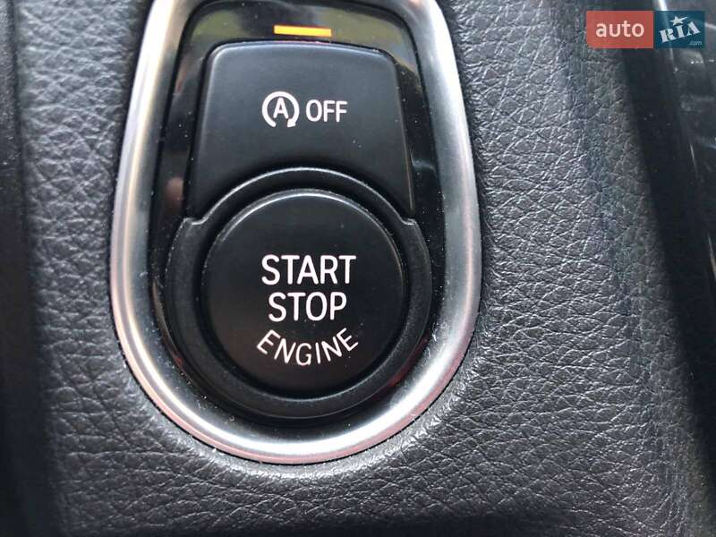 Седан BMW 3 Series 2016 в Киеве