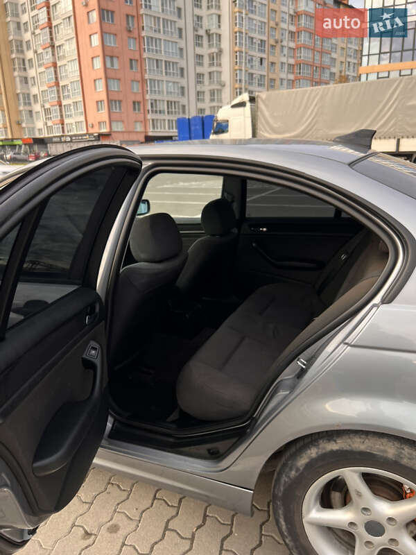 Седан BMW 3 Series 2003 в Ивано-Франковске