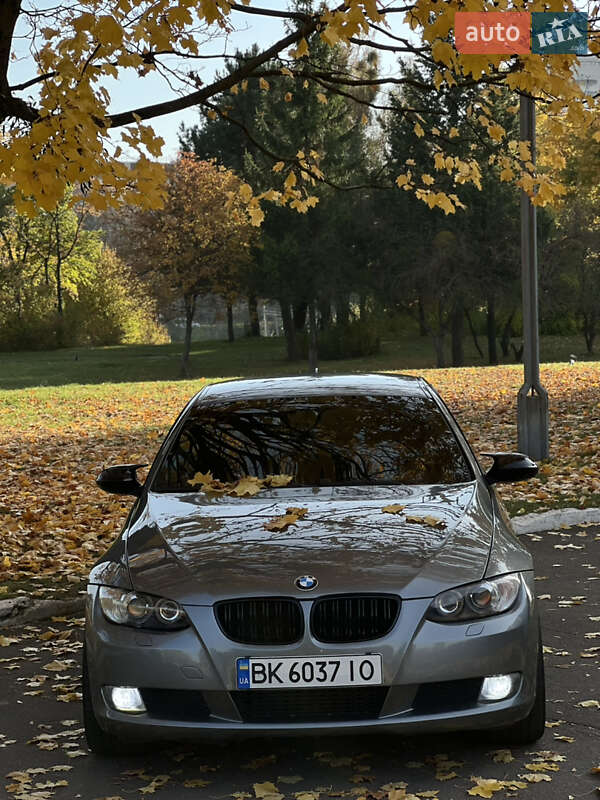 Купе BMW 3 Series 2008 в Ровно