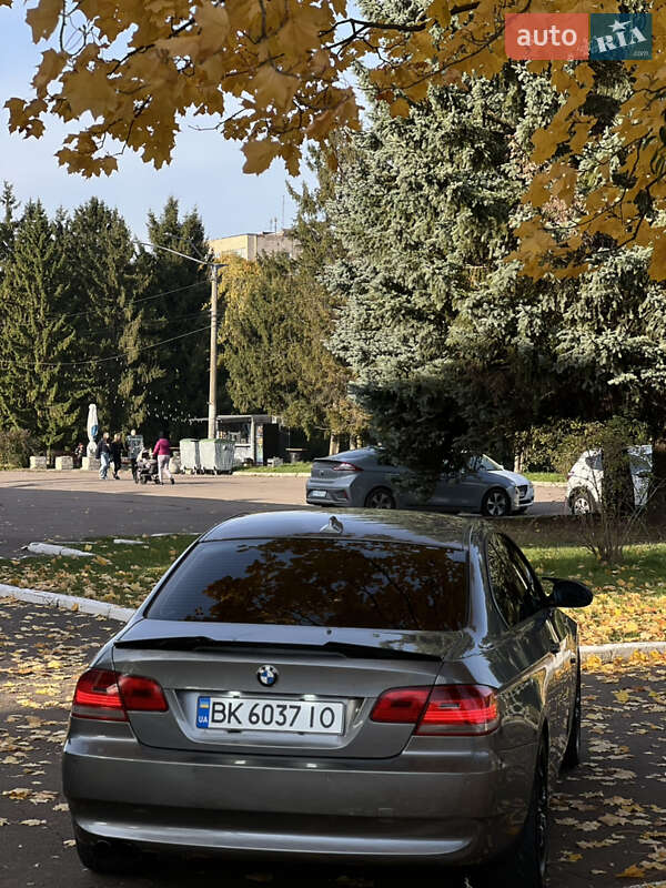 Купе BMW 3 Series 2008 в Ровно