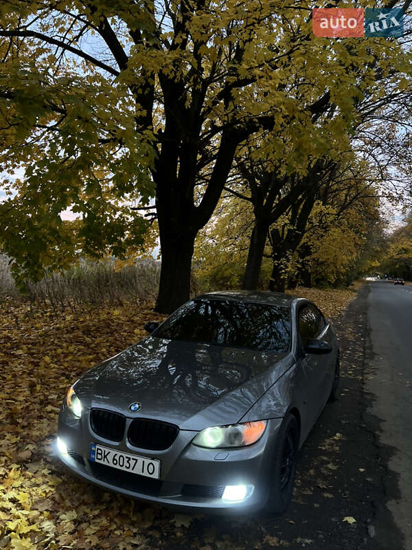 Купе BMW 3 Series 2008 в Ровно