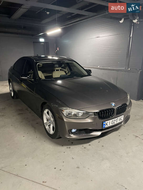 Седан BMW 3 Series 2013 в Киеве