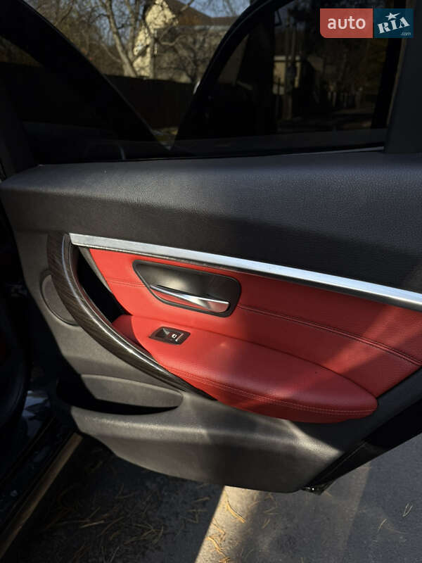 Седан BMW 3 Series 2016 в Киеве