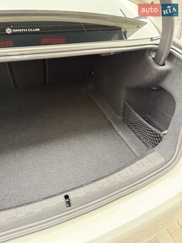 Седан BMW 3 Series 2020 в Одессе