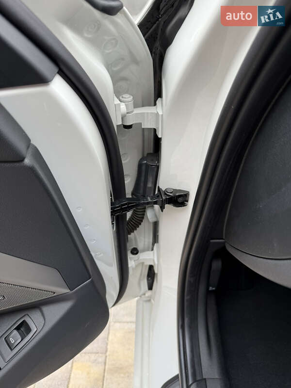 Седан BMW 3 Series 2020 в Одессе