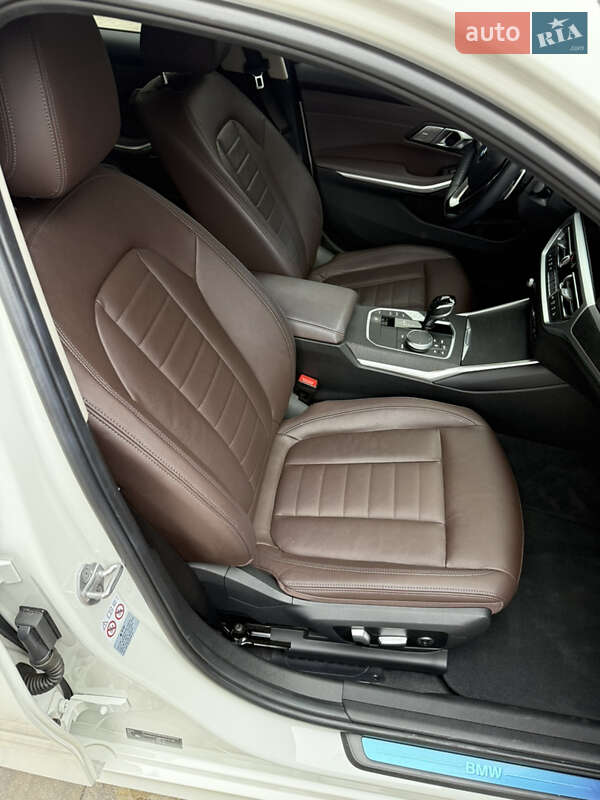 Седан BMW 3 Series 2020 в Одессе