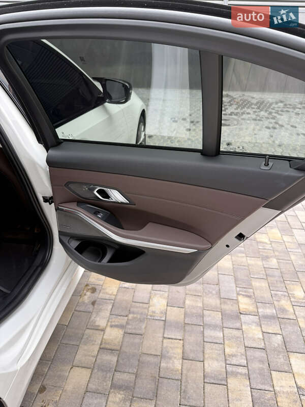 Седан BMW 3 Series 2020 в Одессе