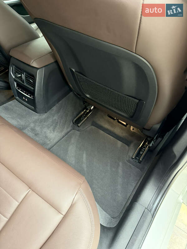 Седан BMW 3 Series 2020 в Одессе