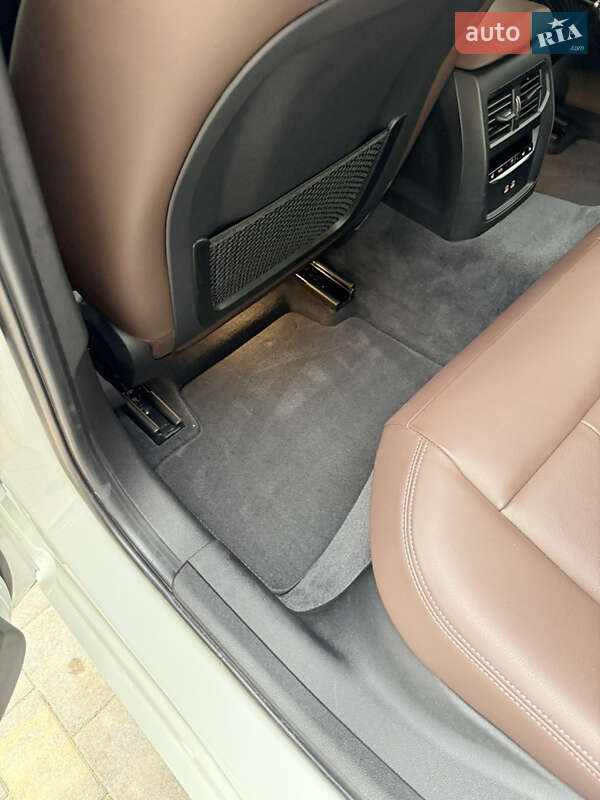 Седан BMW 3 Series 2020 в Одессе