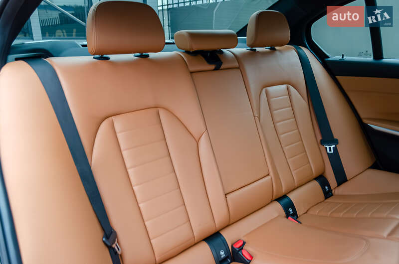Седан BMW 3 Series 2019 в Києві