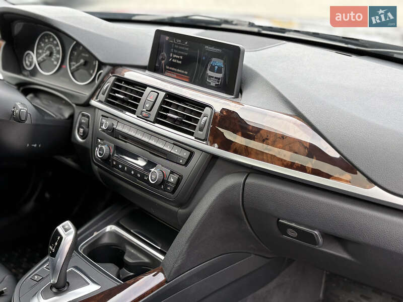 Седан BMW 3 Series 2014 в Львові
