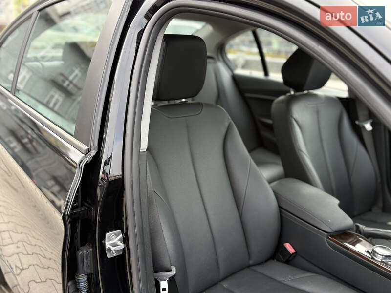 Седан BMW 3 Series 2014 в Львові