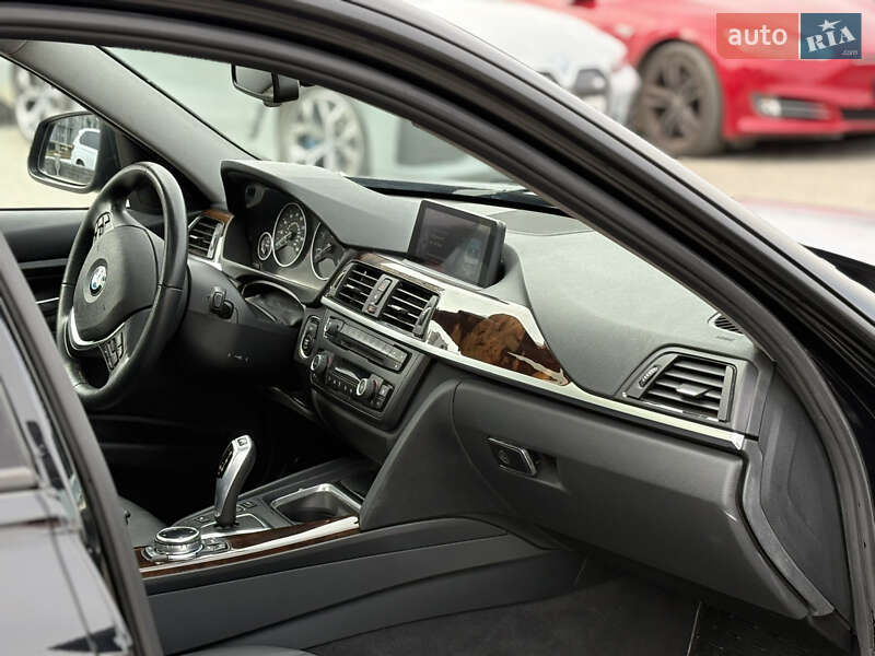 Седан BMW 3 Series 2014 в Львові