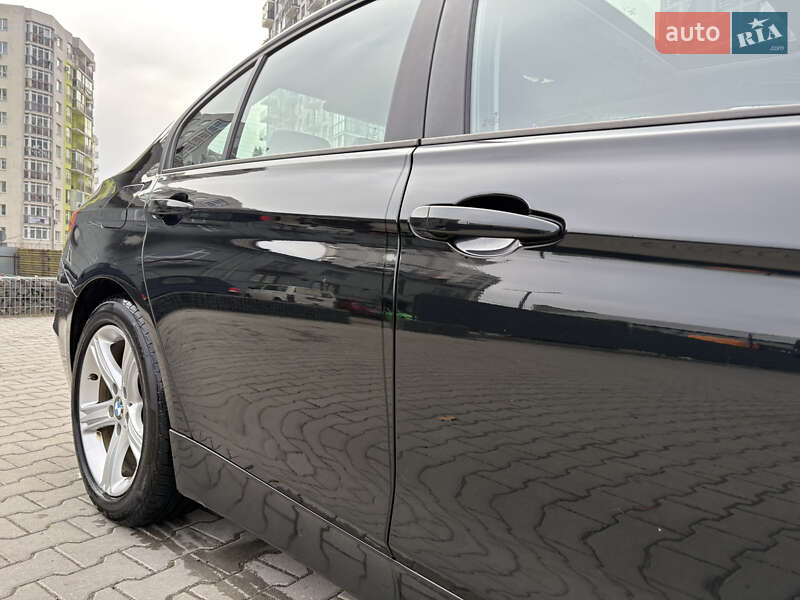 Седан BMW 3 Series 2014 в Львові