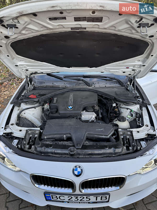 Седан BMW 3 Series 2012 в Львові