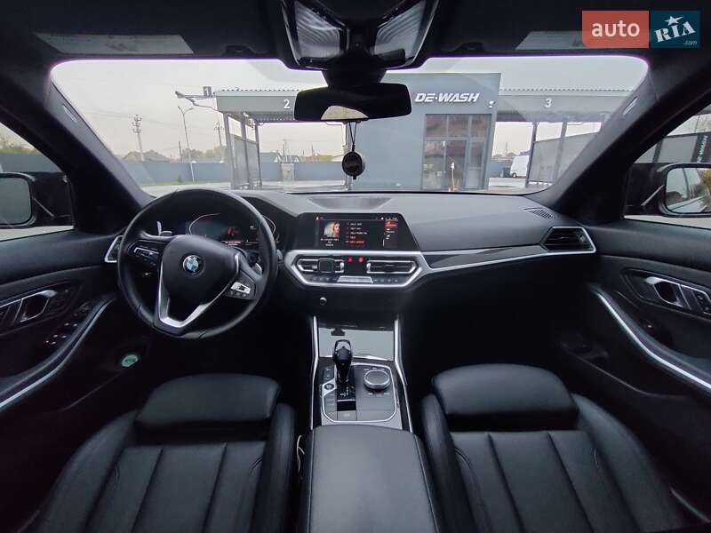 Седан BMW 3 Series 2019 в Киеве