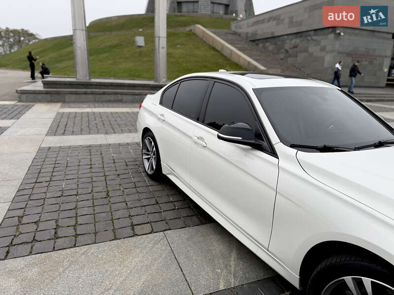 Седан BMW 3 Series 2018 в Киеве