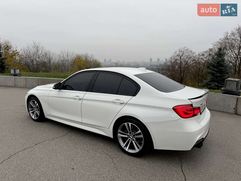Седан BMW 3 Series 2018 в Киеве