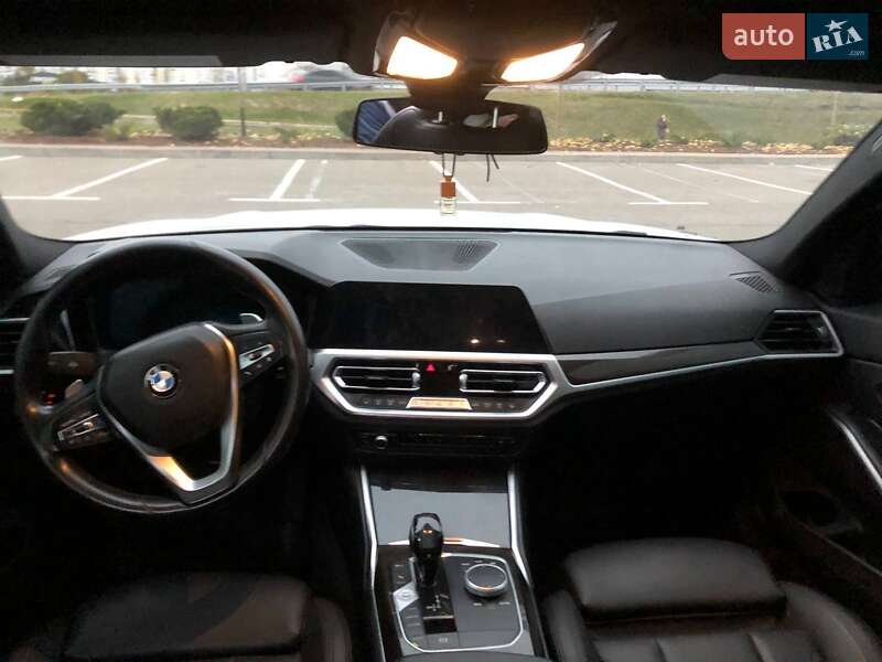 Седан BMW 3 Series 2019 в Киеве
