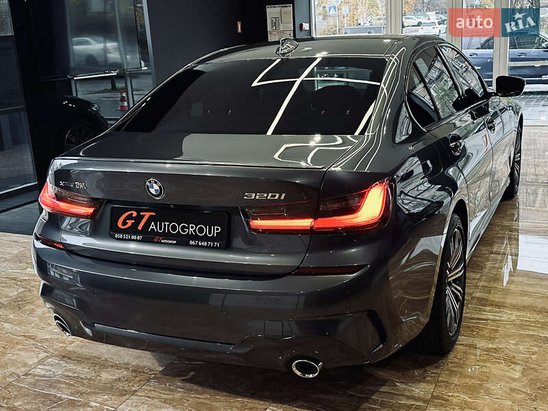 Седан BMW 3 Series 2019 в Киеве