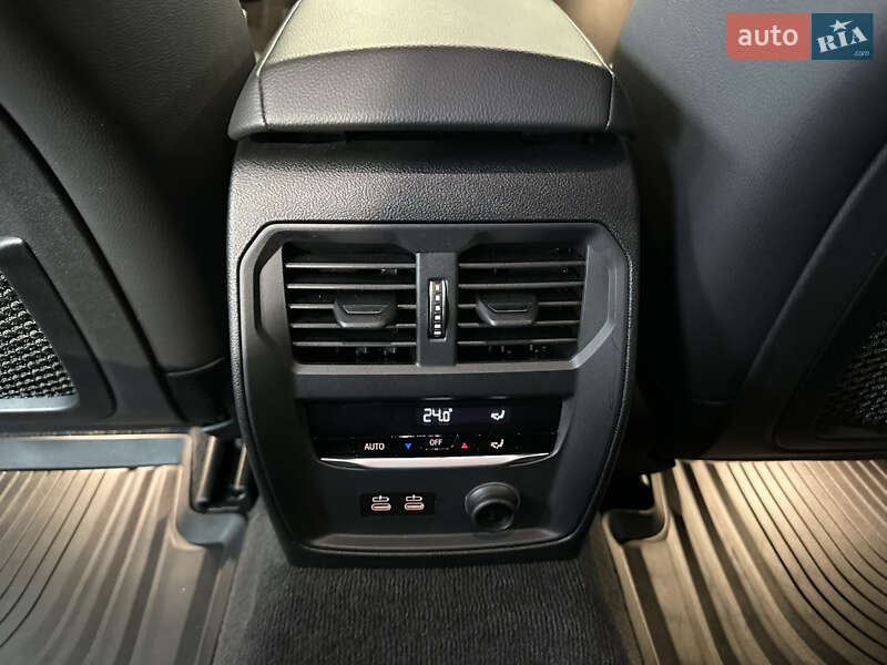 Седан BMW 3 Series 2019 в Киеве