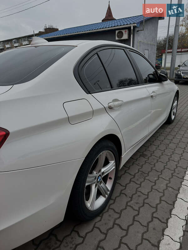 Седан BMW 3 Series 2013 в Львові