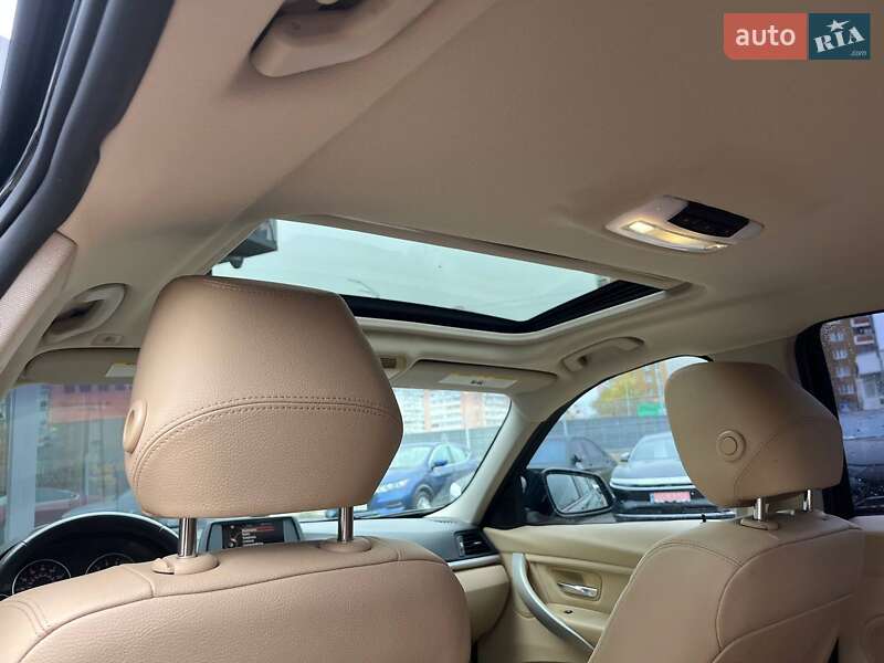 Седан BMW 3 Series 2015 в Киеве
