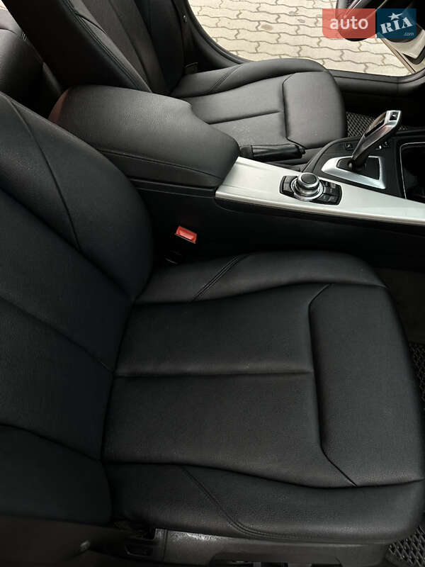 Седан BMW 3 Series 2013 в Львові