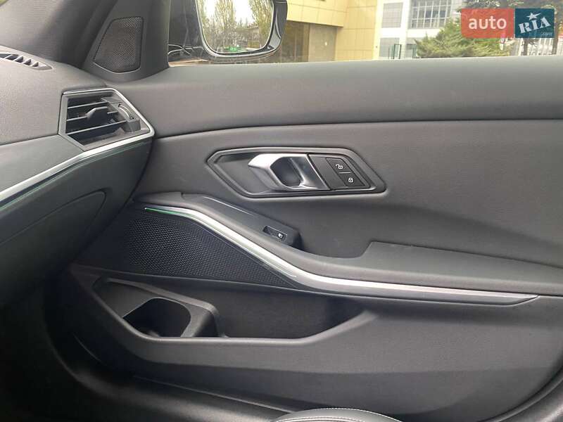 Седан BMW 3 Series 2023 в Киеве фото 56 Седан BMW 3 Series 2023 в Киеве