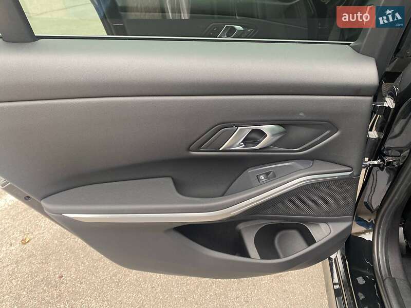 Седан BMW 3 Series 2023 в Киеве фото 69 Седан BMW 3 Series 2023 в Киеве