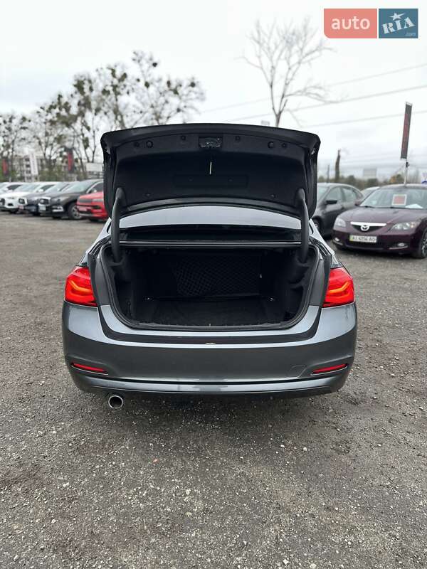 Седан BMW 3 Series 2017 в Белогородке