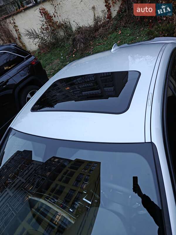 Седан BMW 3 Series 2016 в Львове