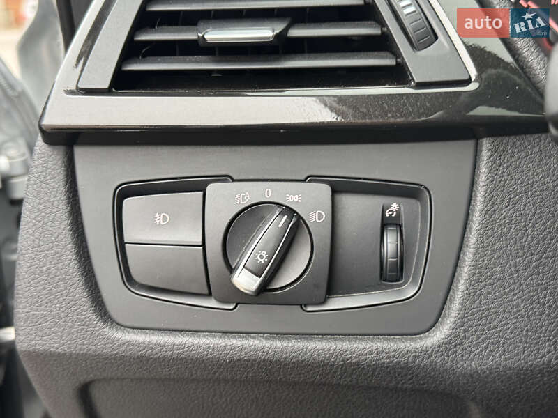 Седан BMW 3 Series 2016 в Сумах