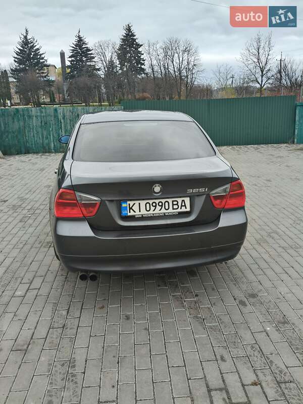 Седан BMW 3 Series 2005 в Володарке