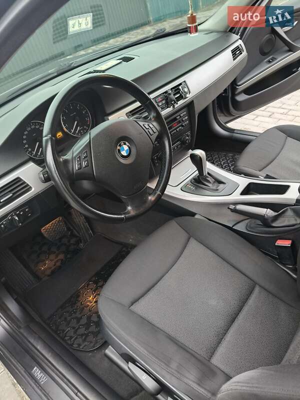 Седан BMW 3 Series 2005 в Володарке