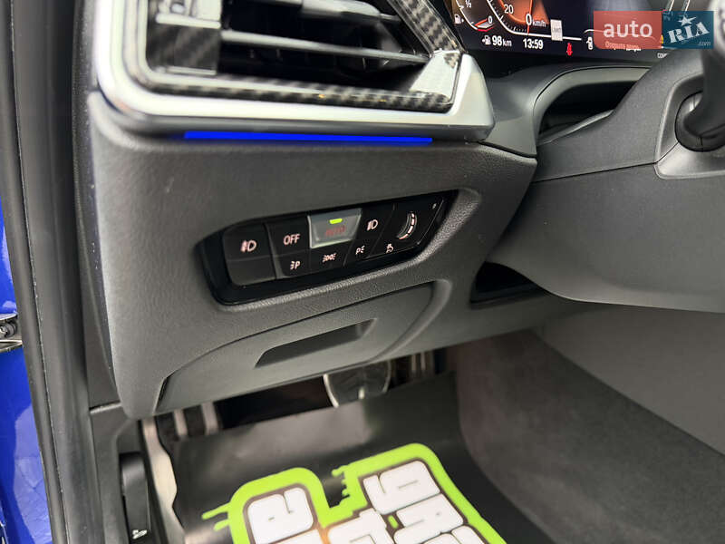 Седан BMW 3 Series 2018 в Киеве