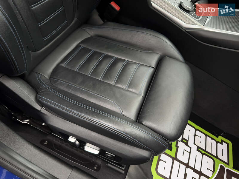 Седан BMW 3 Series 2018 в Киеве