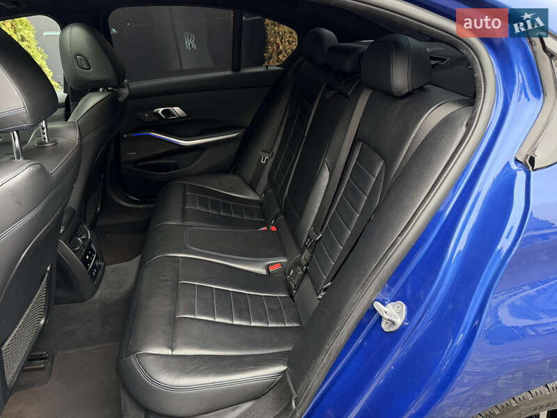 Седан BMW 3 Series 2018 в Киеве