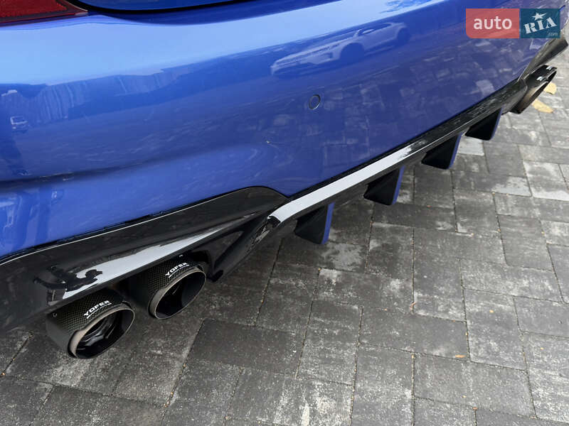 Седан BMW 3 Series 2018 в Киеве