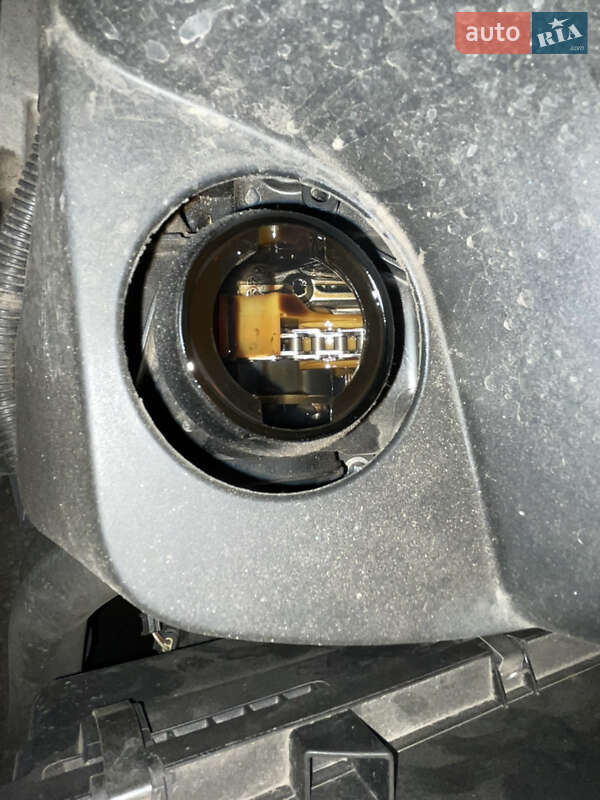 Седан BMW 3 Series 2015 в Виннице