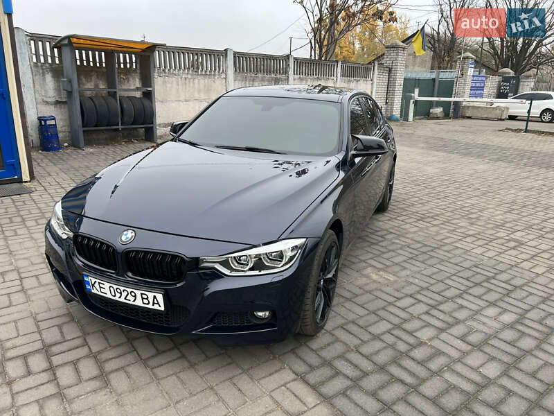 Седан BMW 3 Series 2017 в Новомосковську