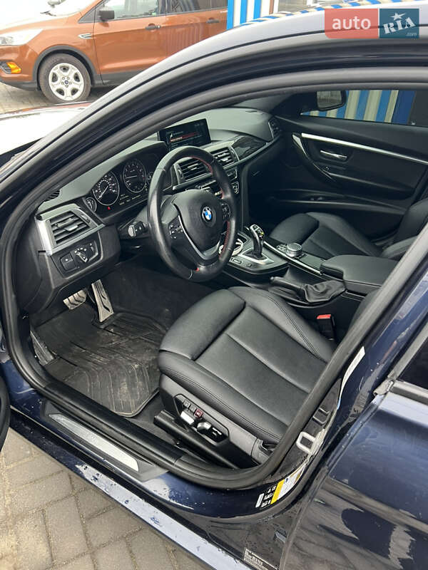 Седан BMW 3 Series 2017 в Новомосковську