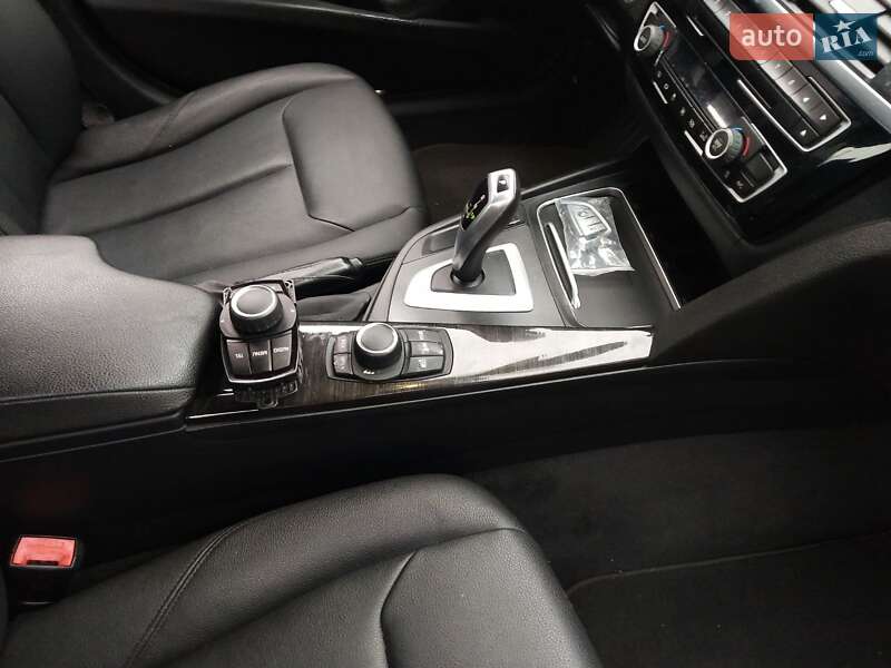 Седан BMW 3 Series 2018 в Одессе